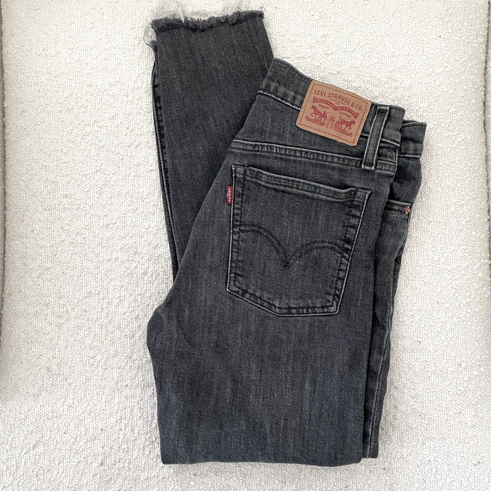 Levi’s Wedgie Skinny Fit Jean size 27